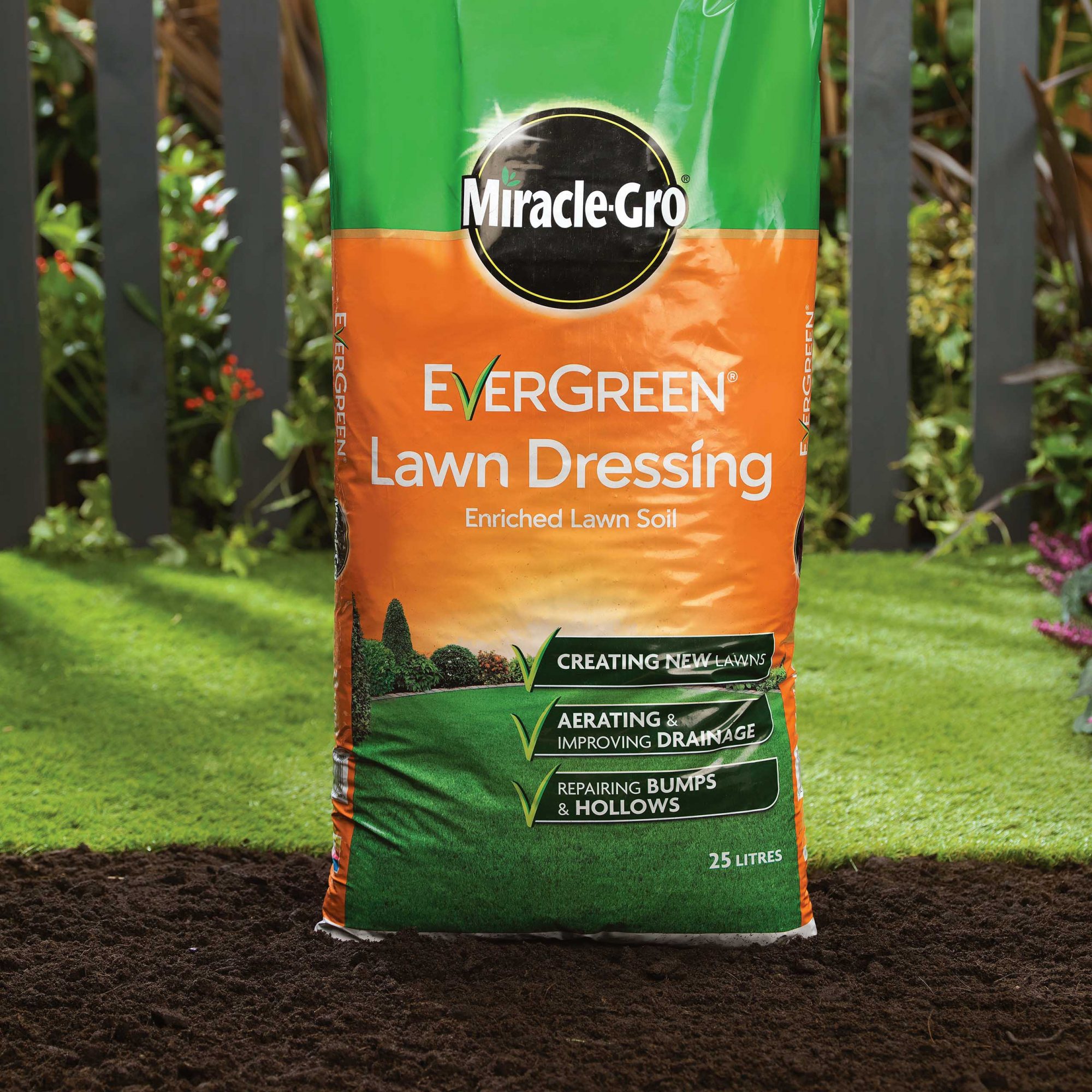 MiracleGro Evergreen MiracleGro EverGreen Lawn Dressing Kelways